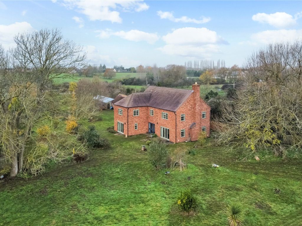 3 bed detached house for sale in Woodend Lane, Shuthonger, Tewkesbury