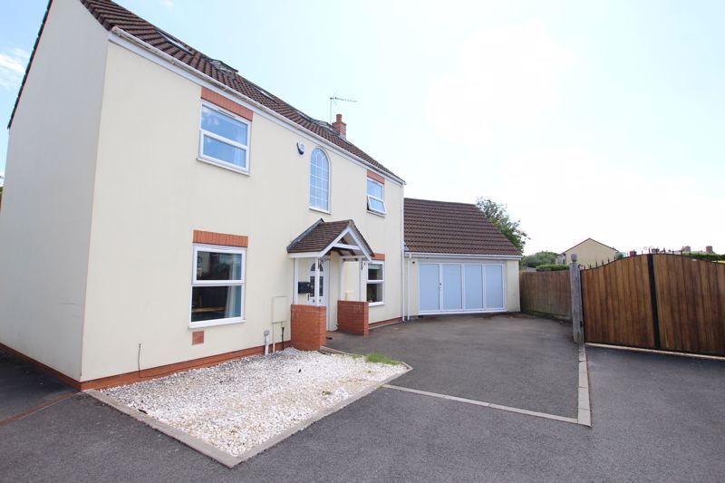 5 bed detached house for sale in Shellards Road, Longwell Green