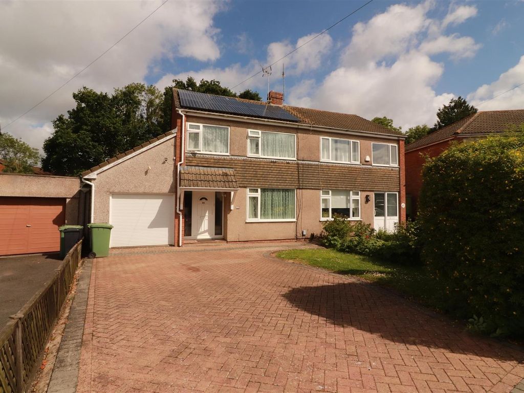 3 bed semidetached house for sale in Highworth Crescent, Yate, Bristol