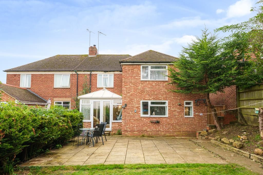 4 bed semidetached house for sale in Hightown Road, Oxfordshire OX16