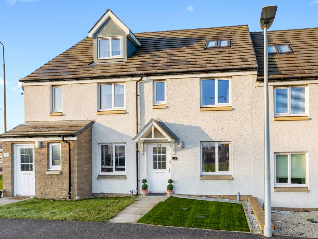 3 bed town house for sale in 47 Chuckers Row, Wallyford, Musselburgh EH21 Zoopla