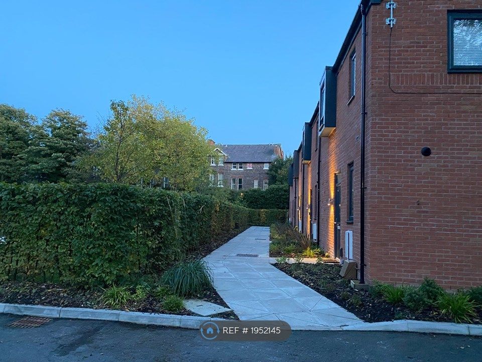 2 bed terraced house to rent in Livingston Drive, Liverpool L17, £1,300 pcm Zoopla