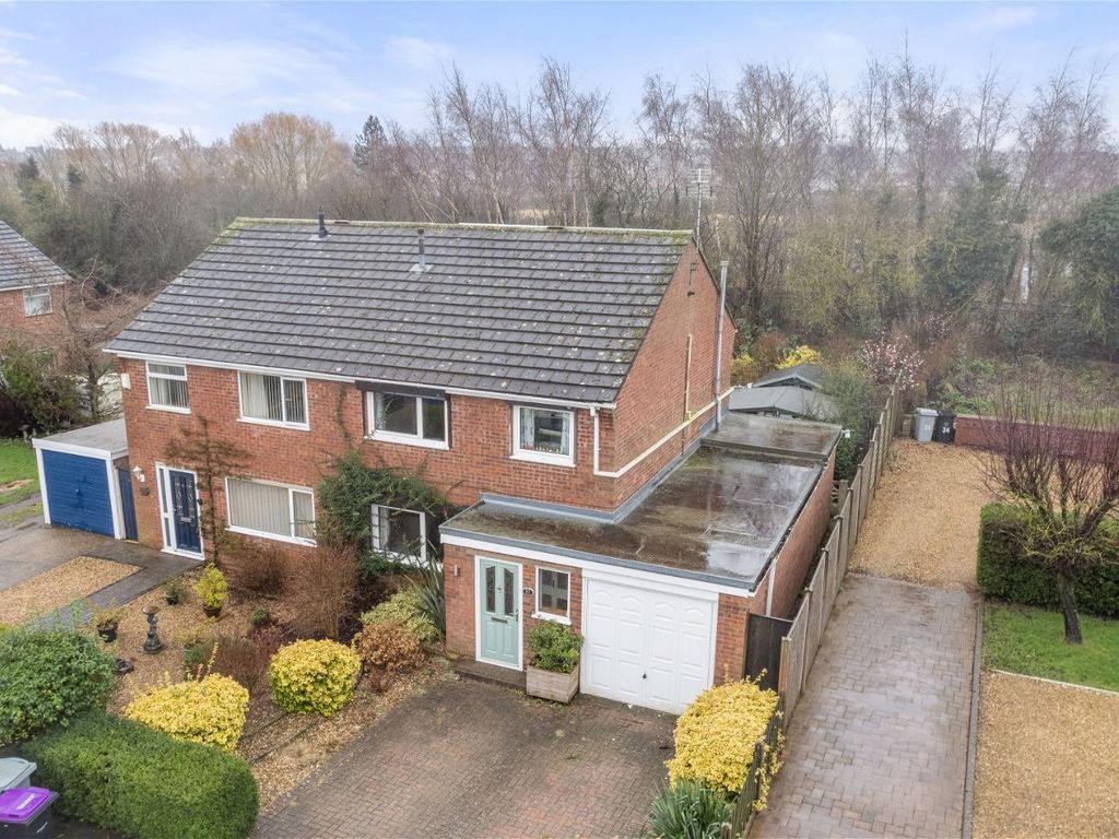 3 bed semidetached house for sale in Pretoria Road, Gonerby Hill Foot, Grantham NG31, £235,000