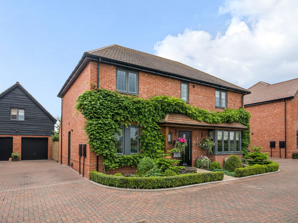 5 bed detached house for sale in Lupin Drive, Walton Cardiff