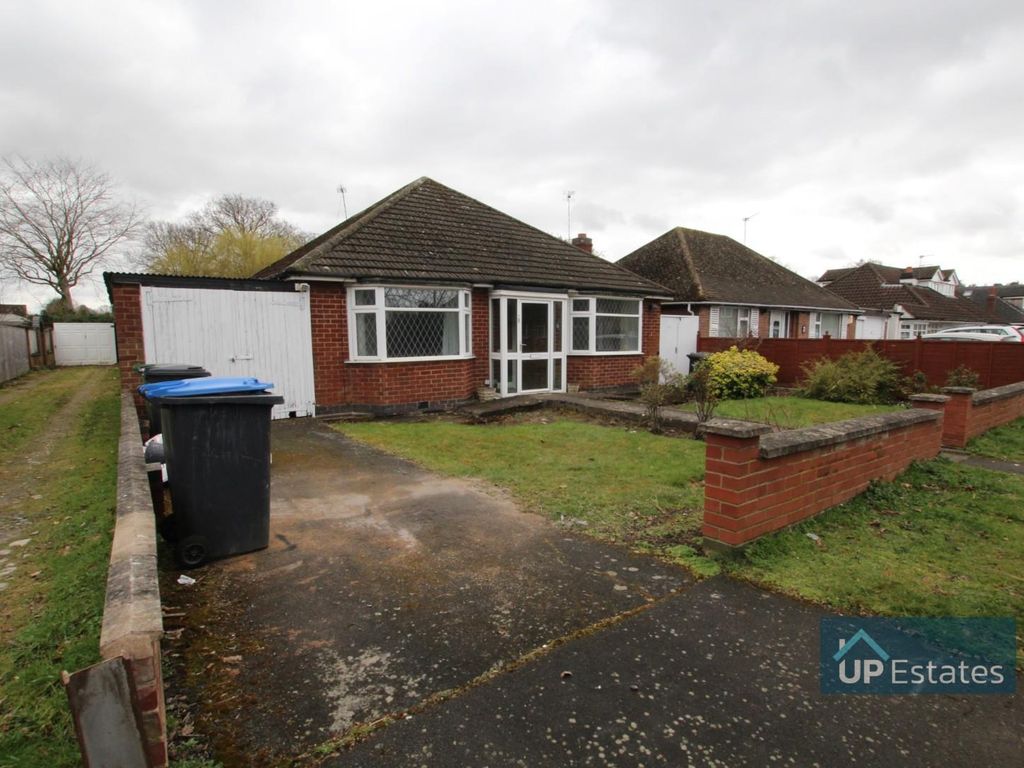 3 bed detached bungalow to rent in Ferndale Road, Binley Woods