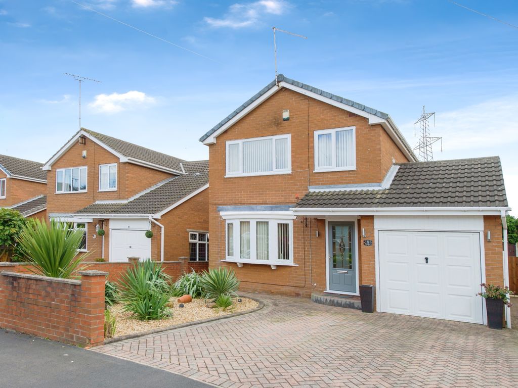 3 bed detached house for sale in Elm Gardens, Castleford, West