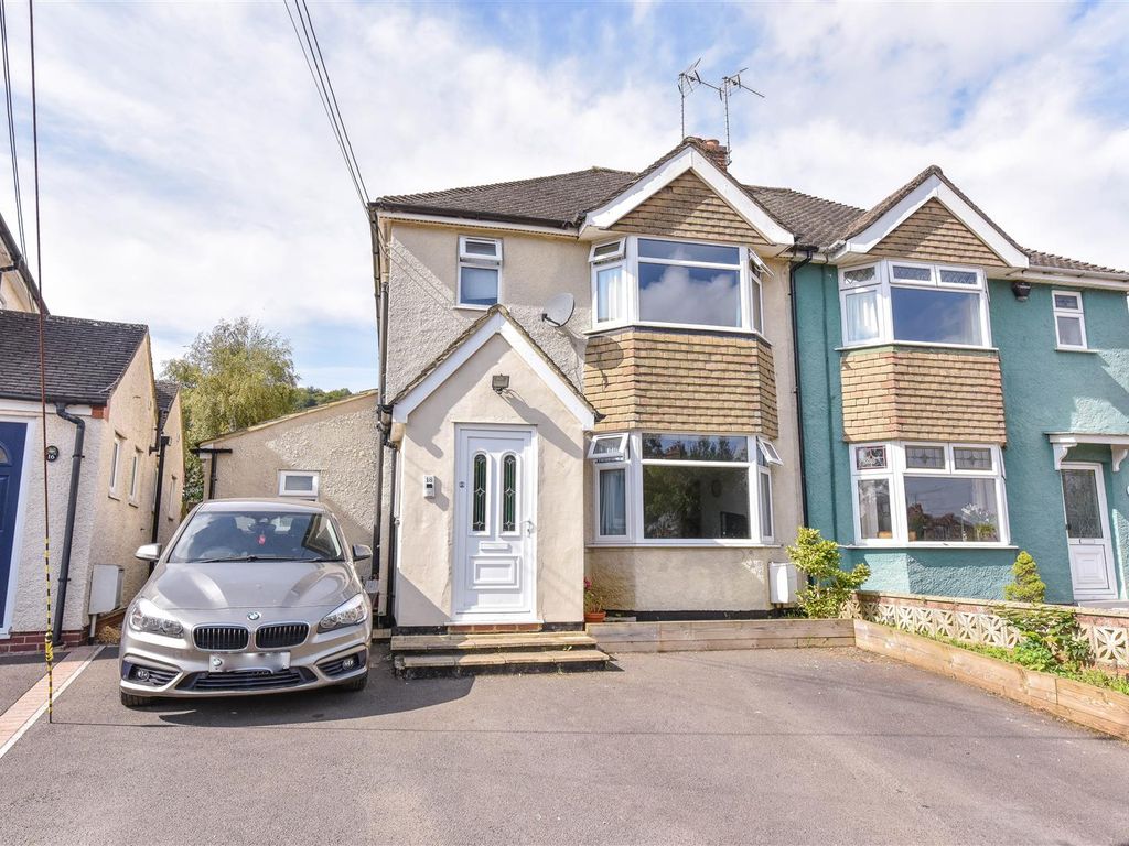 4 bed semidetached house for sale in Kingshill Park, Dursley GL11, £