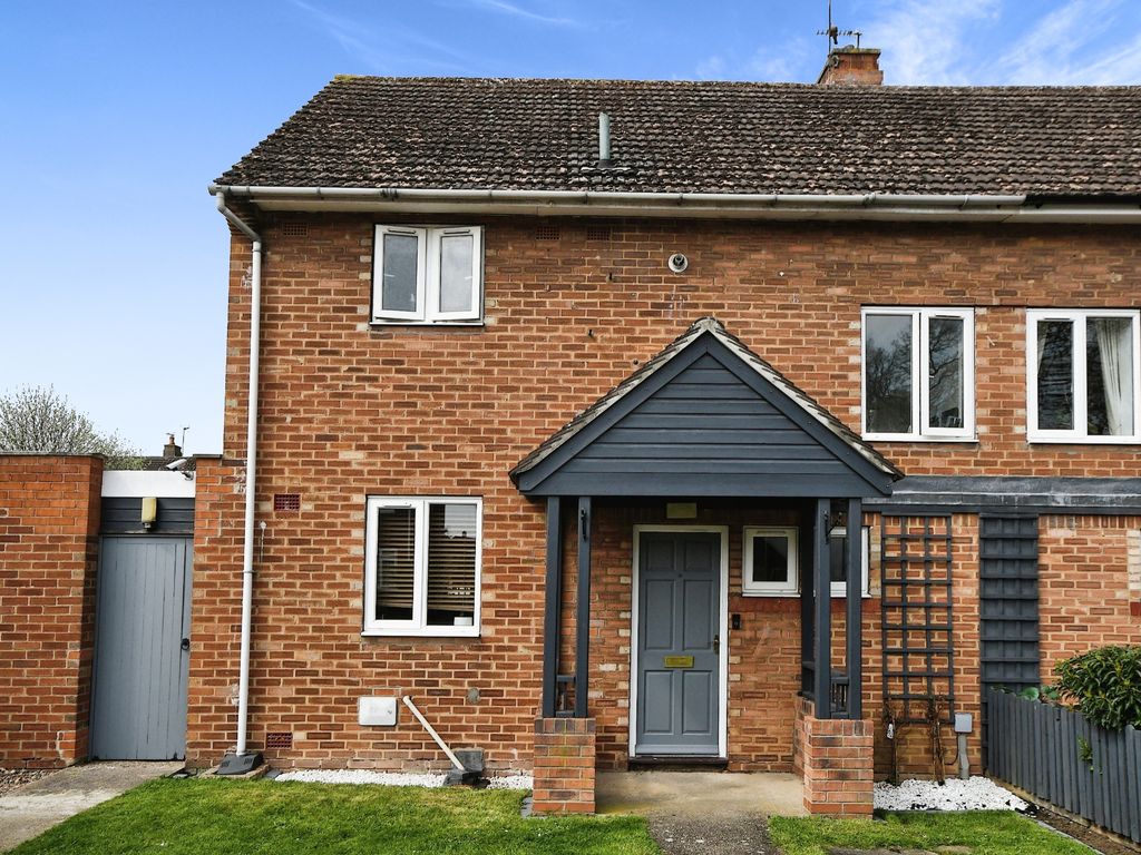 3 bed semidetached house for sale in Gibson Green, Witham St. Hughs