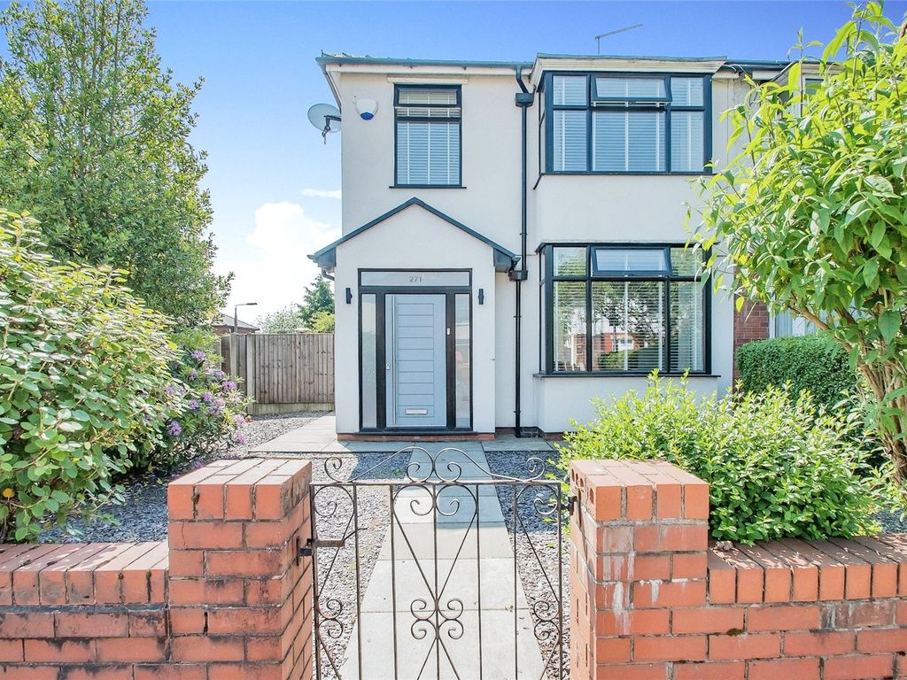 3 bed semidetached house for sale in Ainsworth Road, Bury, Greater