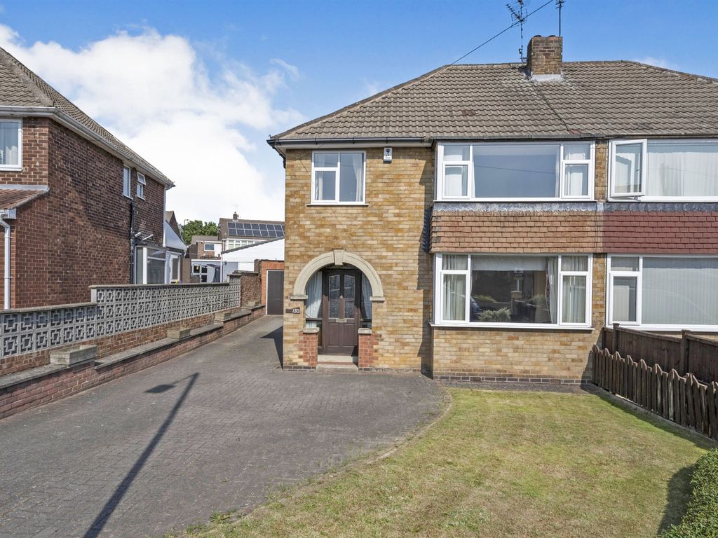 3 bed semidetached house for sale in Queen Street, Swinton, Mexborough