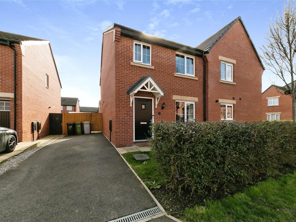 3 bed semidetached house for sale in Little Meadow Place, Shavington, Crewe, Cheshire CW2, £