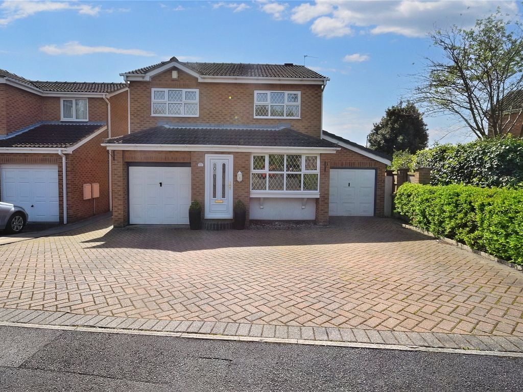 4 bed detached house for sale in Brackenwood Road, Outwood, Wakefield