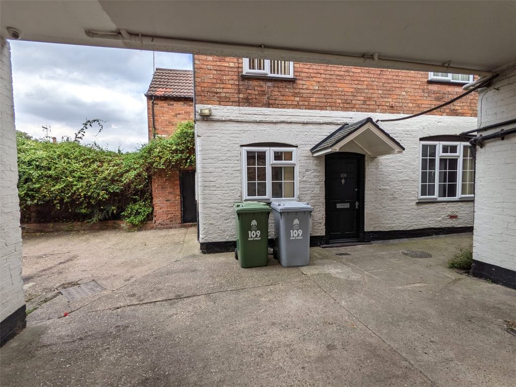 5 bed semidetached house to rent in High Street, Collingham, Newark