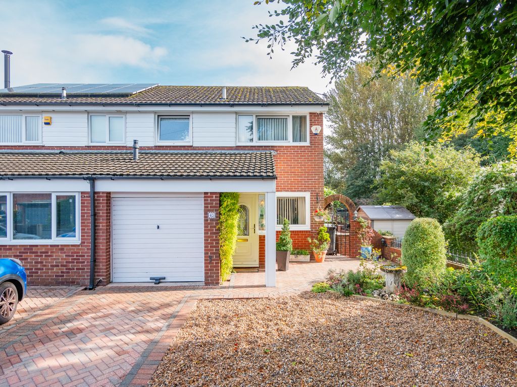 3 bed semidetached house for sale in Great Hall Close, Radcliffe M26