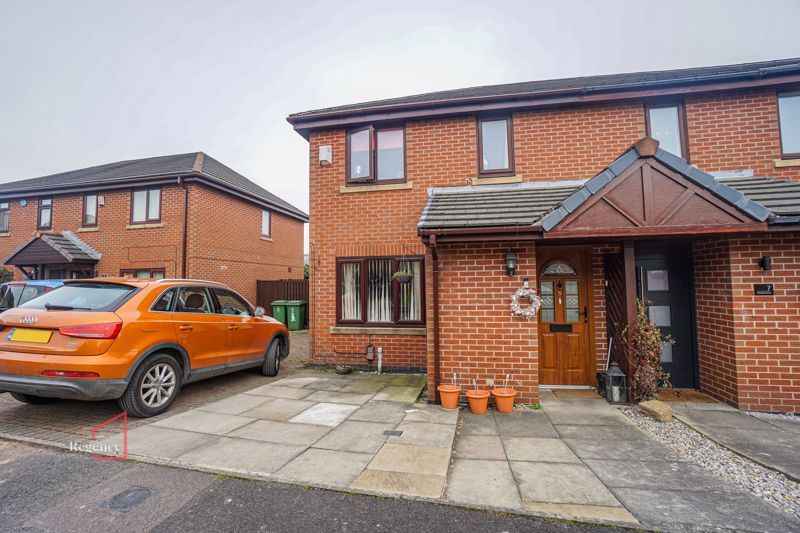 3 bed semidetached house for sale in Pembroke Close, Horwich, Bolton