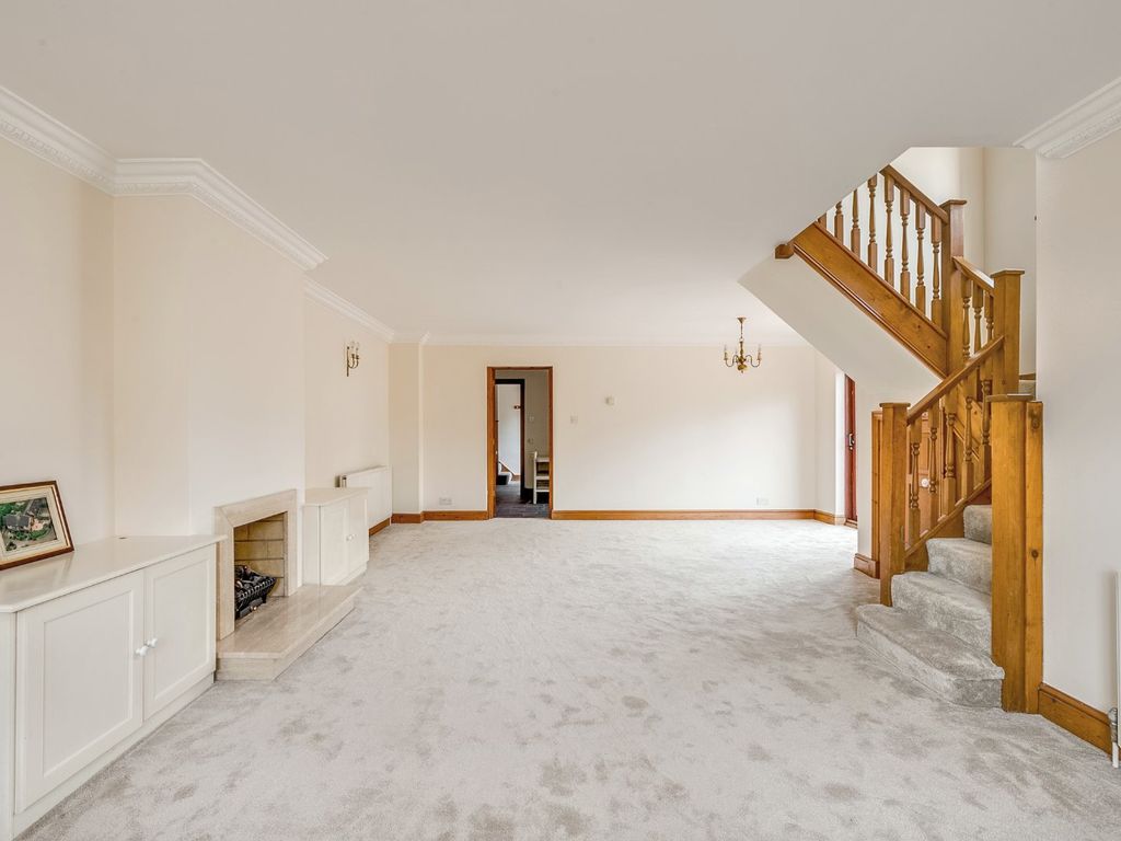 3 bed semidetached house for sale in Whetstone Court, Oaklands, Welwyn