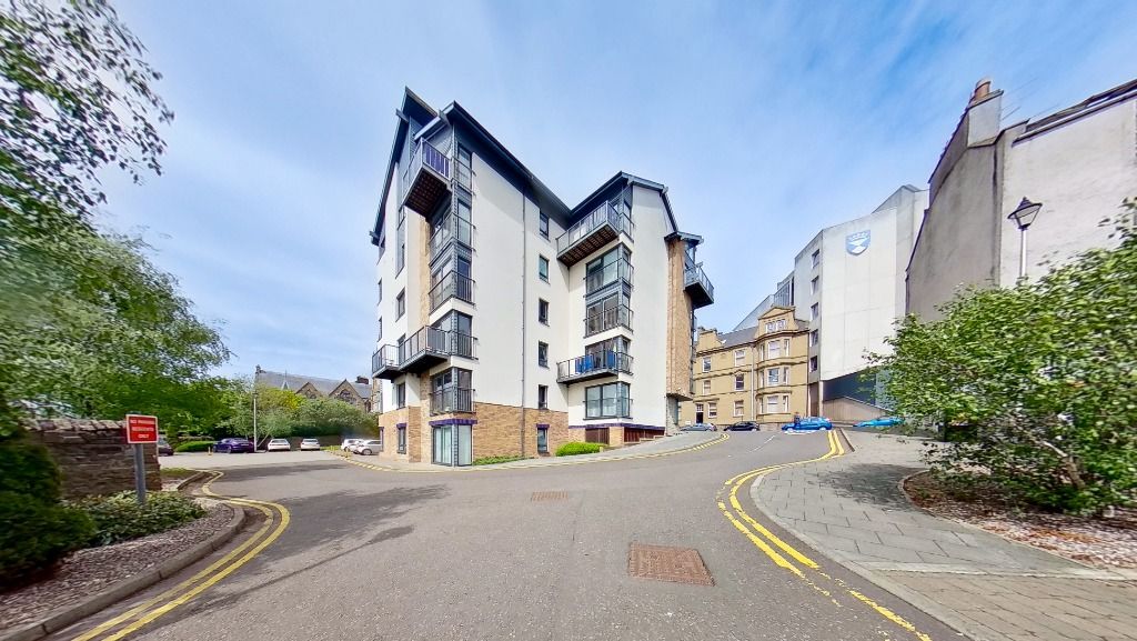 2 bed flat to rent in Mcvicars Lane, West End, Dundee DD1, £1,100 pcm