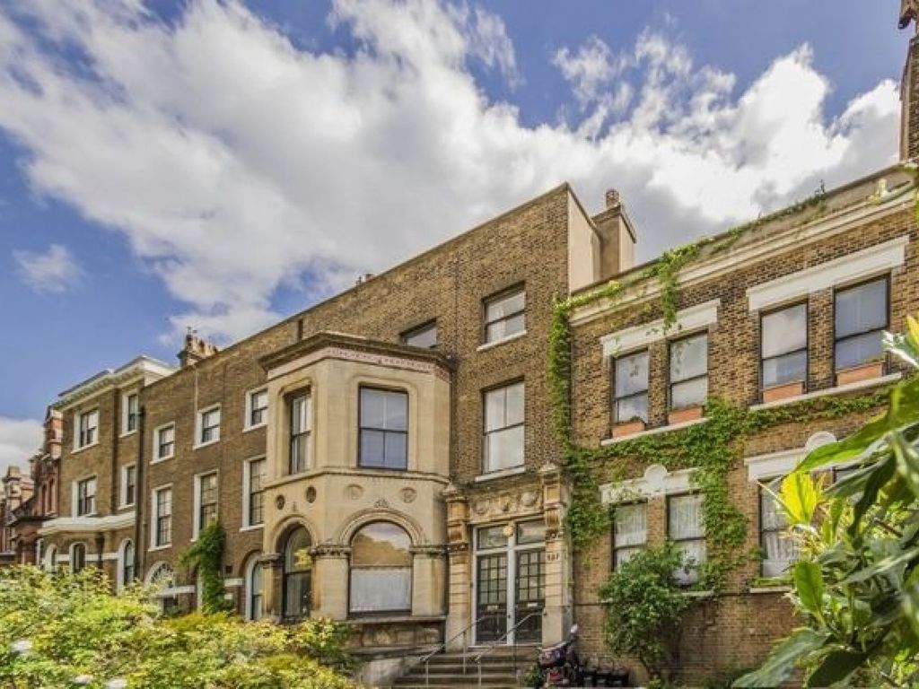 3 bed flat to rent in Clapham Road, London SW9, £4,299 pcm Zoopla