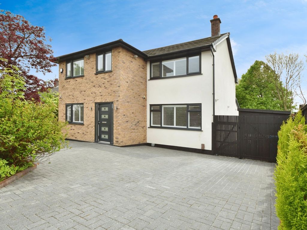 4 bed detached house for sale in Cunningham Drive, Bury BL9, £490,000