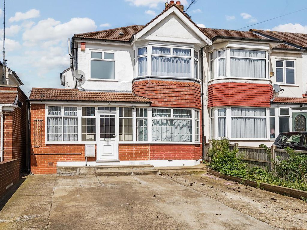 4 bed property to rent in Tiverton Road, Edgware HA8, £2,500 pcm Zoopla