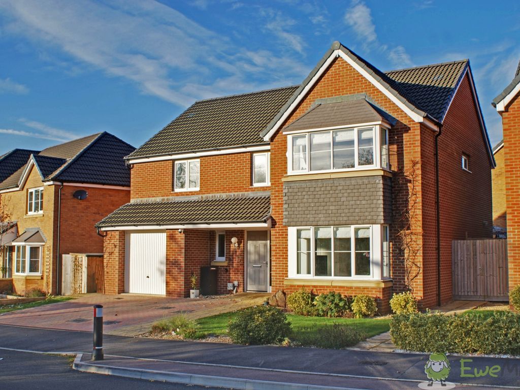 4 bed detached house for sale in Spinners Road, Brockworth, Gloucester
