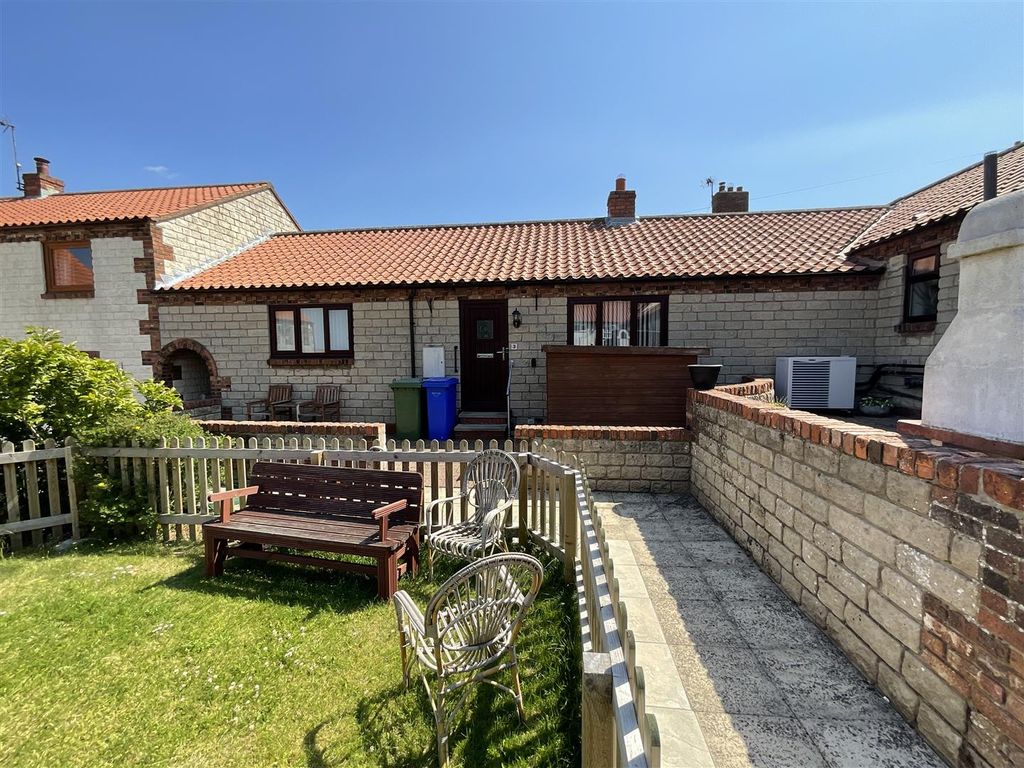 2 bed terraced bungalow for sale in Main Street, Flixton, Scarborough