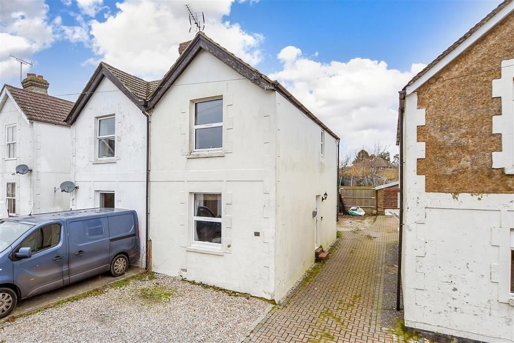 3 bed semidetached house for sale in Gladstone Road, Crowborough, East