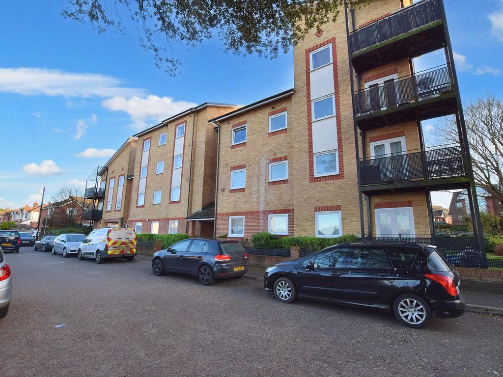 2 bed property to rent in Vespasian Court, 52 Vespasian Road