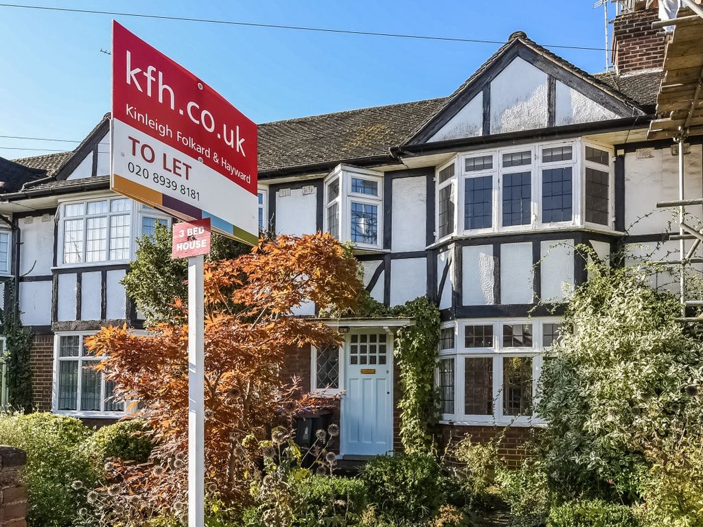 3 bed flat to rent in Aragon Road, Kingston Upon Thames KT2, £2,900 pcm