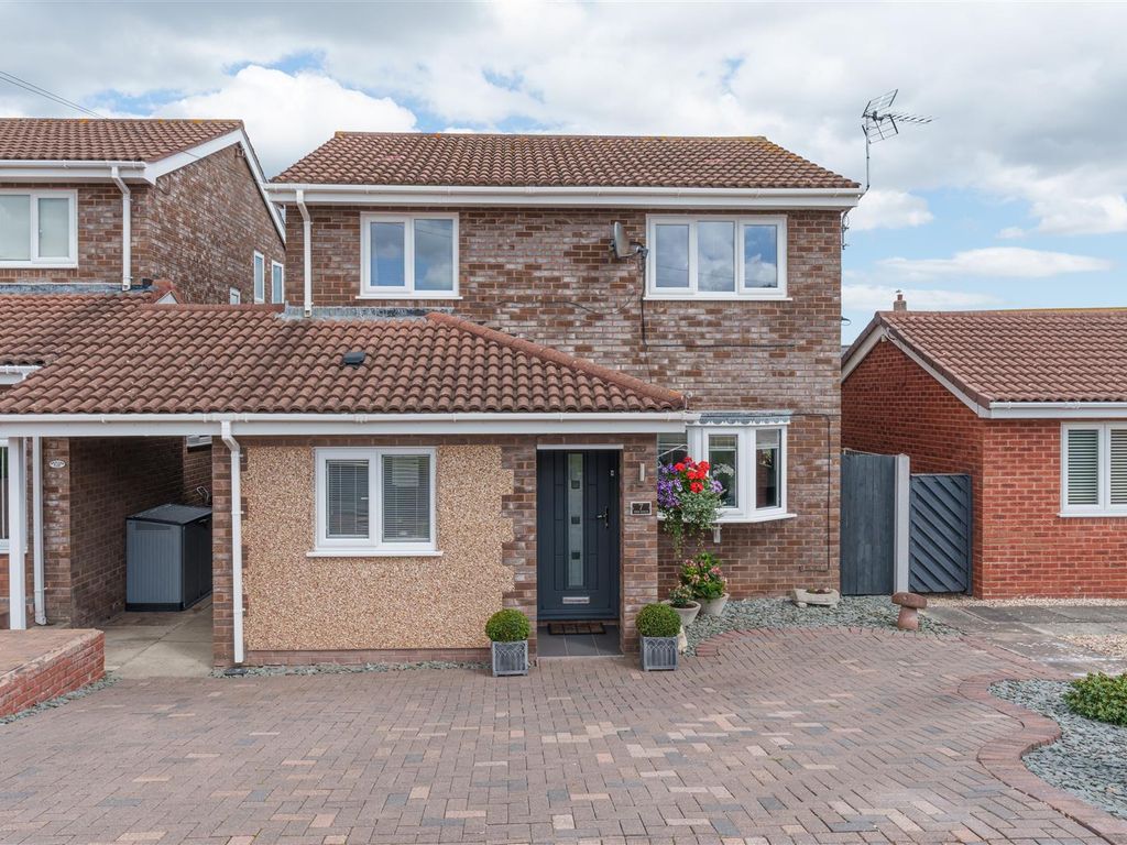 4 bed linkdetached house for sale in Erw Goch, Abergele, Conwy LL22