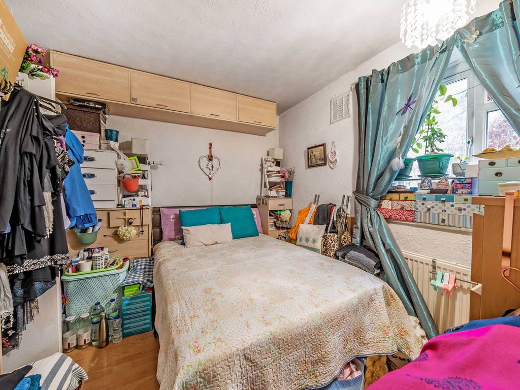 2 bed flat for sale in Leigham Court Road, Streatham, London SW16, £