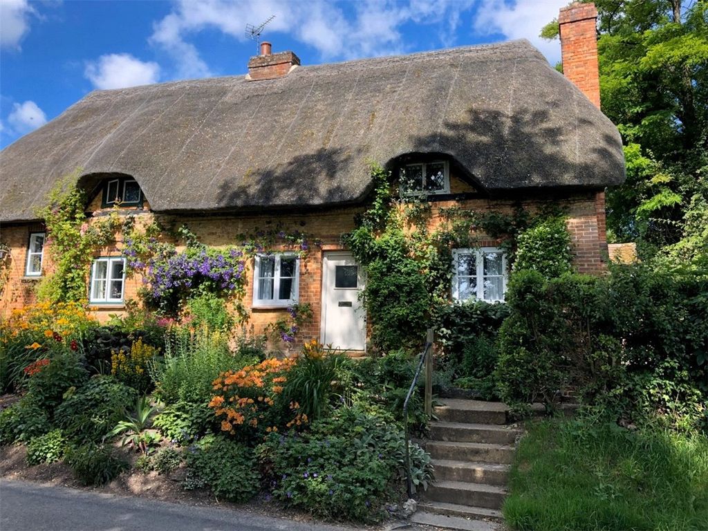 2 bed semidetached house for sale in Longstock, Stockbridge, Hampshire