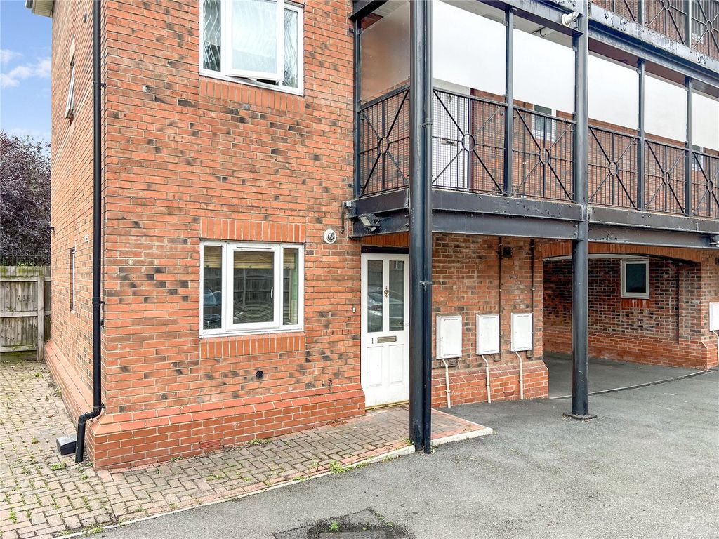 1 bed flat for sale in Bull Head Street, Wigston, Leicestershire LE18