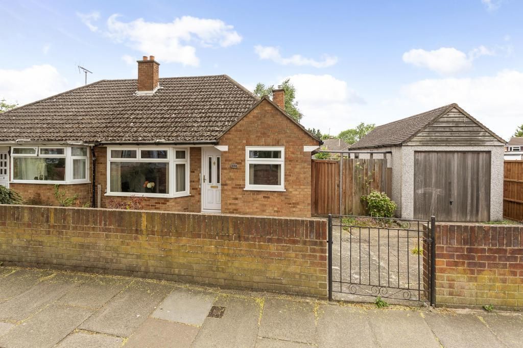 2 bed semidetached bungalow for sale in Hatherley Road, Cheltenham
