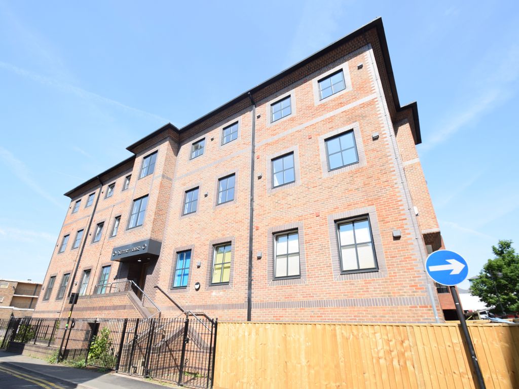 1 bed flat to rent in Sumner House, 17 Mendy Street, High