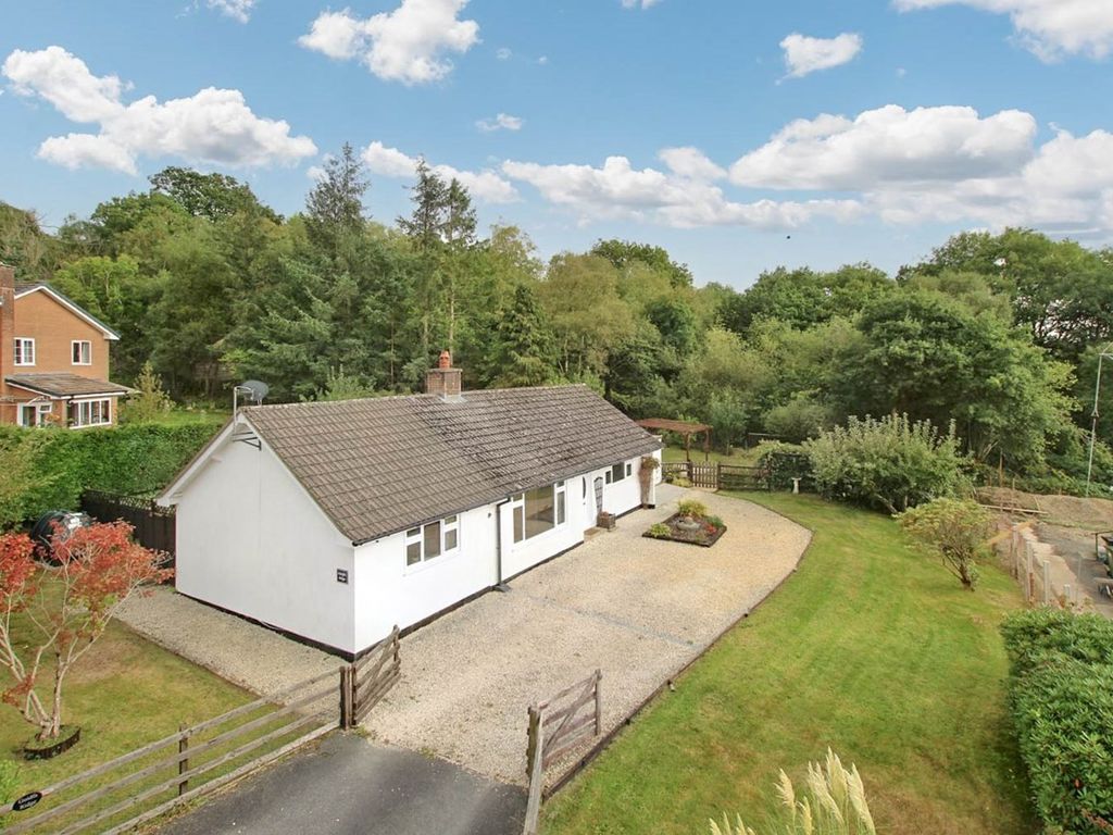 3 bed detached bungalow for sale in Rock Road, Crossgates, Llandrindod Wells LD1 Zoopla
