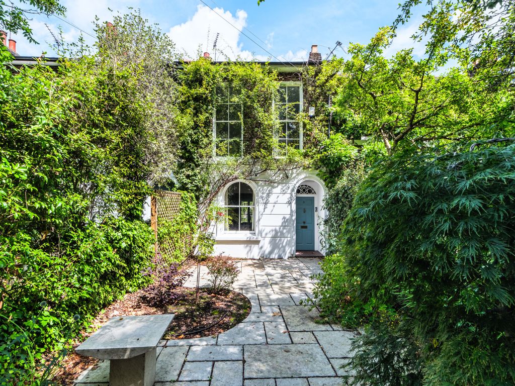 2 bed terraced house for sale in Malvern Terrace, Barnsbury N1, £