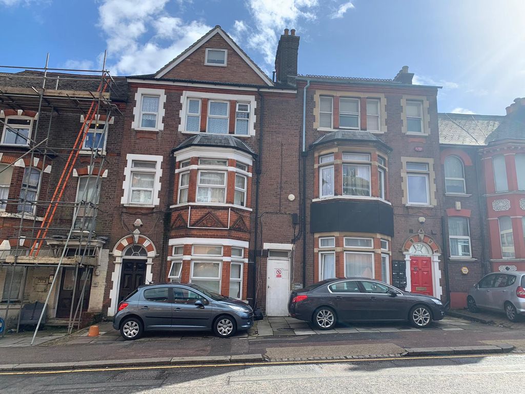 1 bed flat to rent in Aman Apartments, 27 Cardiff Road, Luton