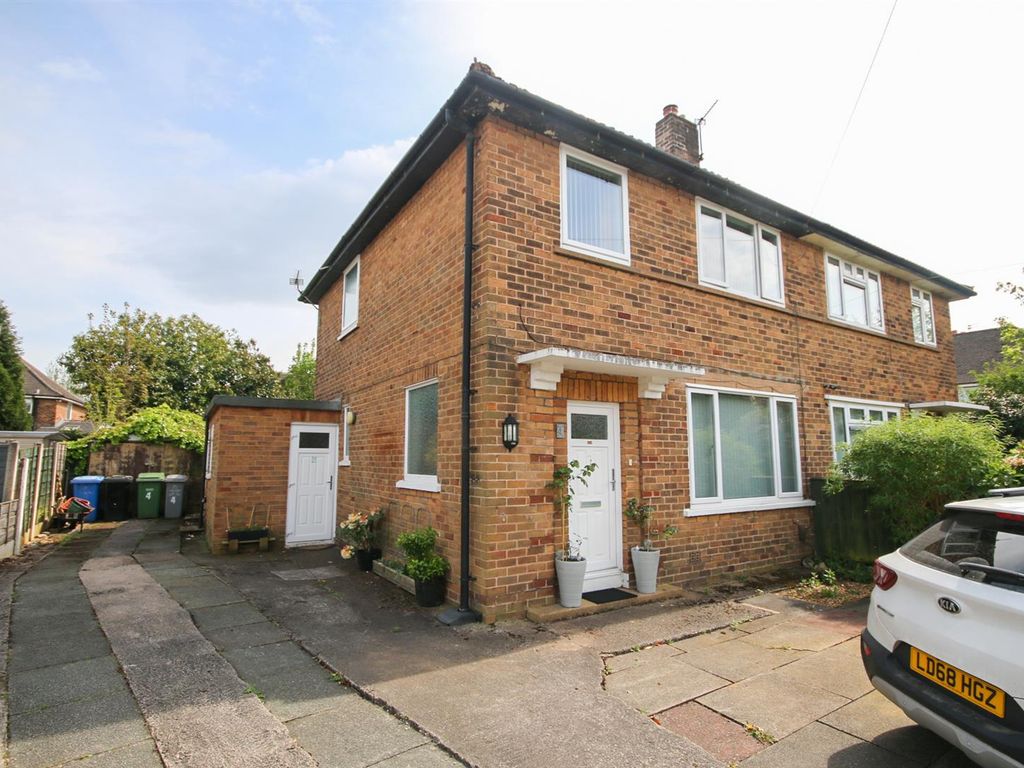 3 bed semidetached house to rent in Ash Grove, Stretford, Manchester