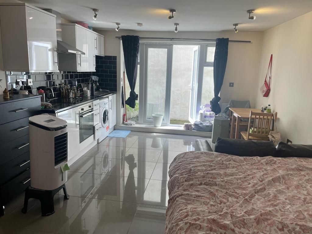 1 bed flat to rent in Hornsey Road, London N7 Zoopla