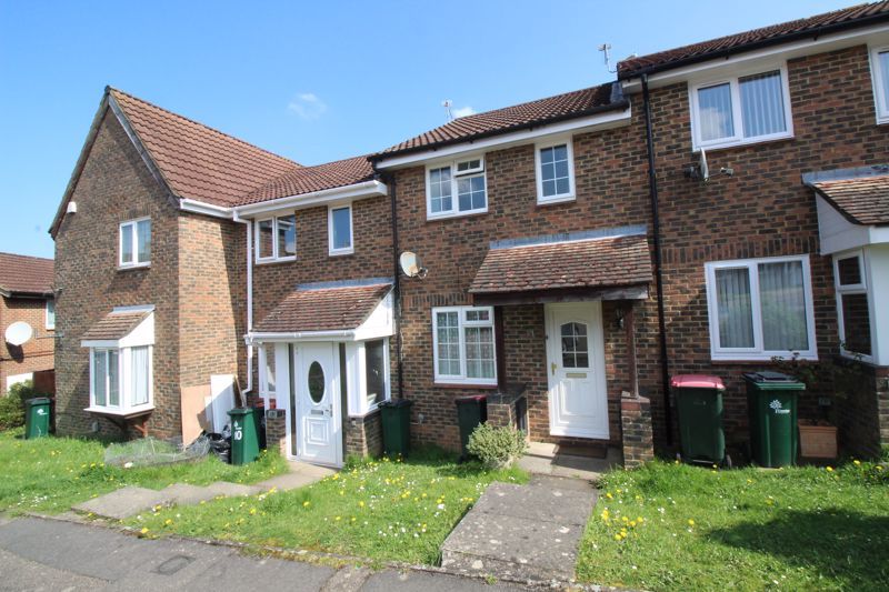 2 bed terraced house to rent in Leybourne Close, Pease Pottage, Crawley