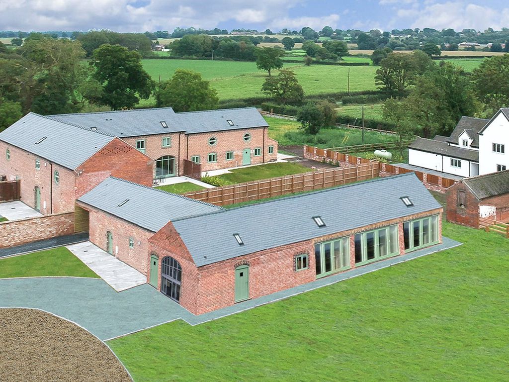 4 bed barn conversion for sale in Lighteach Road, Prees, Whitchurch