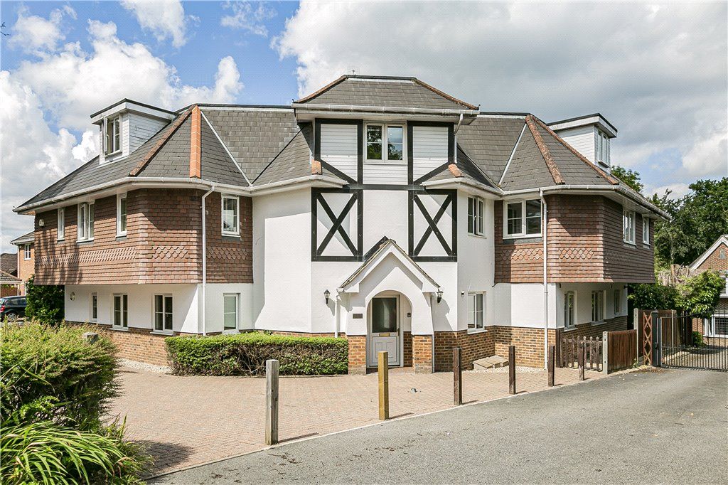 2 bed flat for sale in Scarlet Oaks, Camberley, Surrey GU15 Zoopla