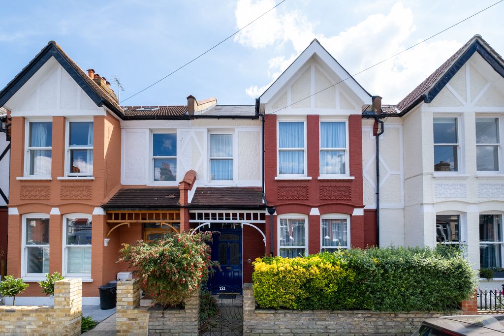 3 bed terraced house for sale in Ribblesdale Road, London SW16, £