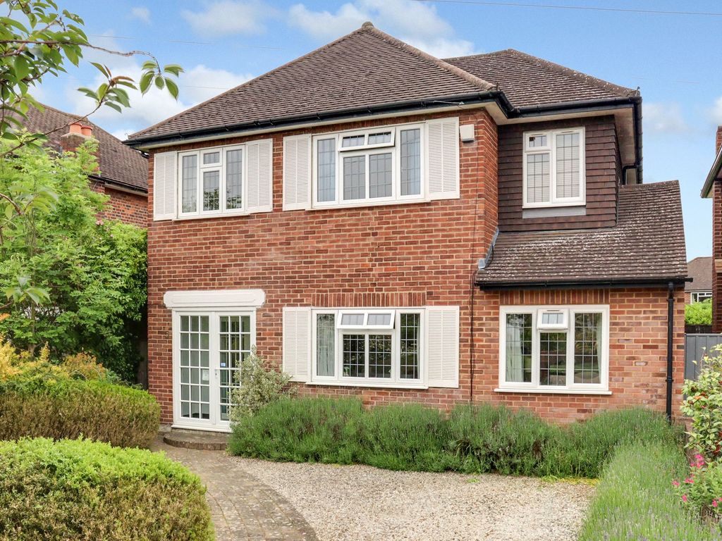 4 bed detached house for sale in Southfields, East Molesey KT8, £