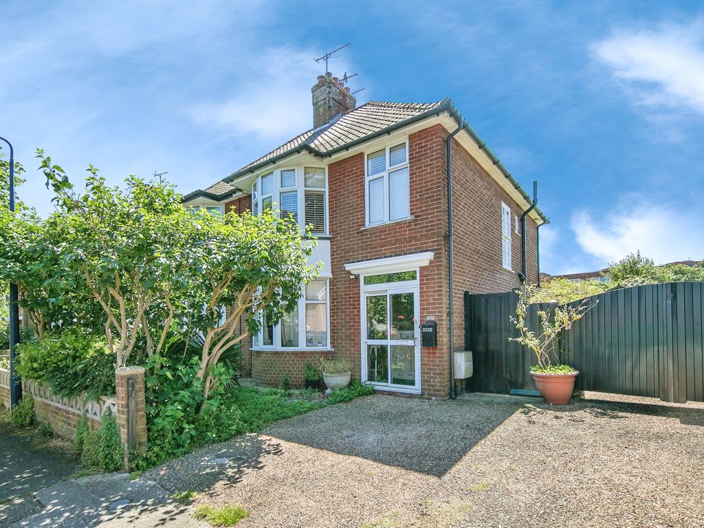 3 bed semidetached house for sale in Barton Road, Felixstowe IP11, £