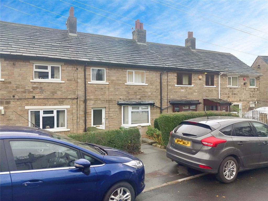3 bed terraced house to rent in Highlands Avenue, Almondbury
