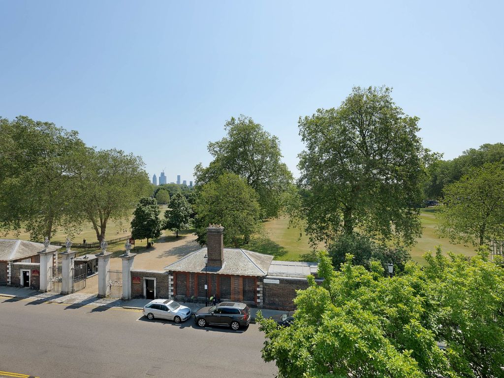 4 bed detached house for sale in St. Leonards Terrace, London SW3, £