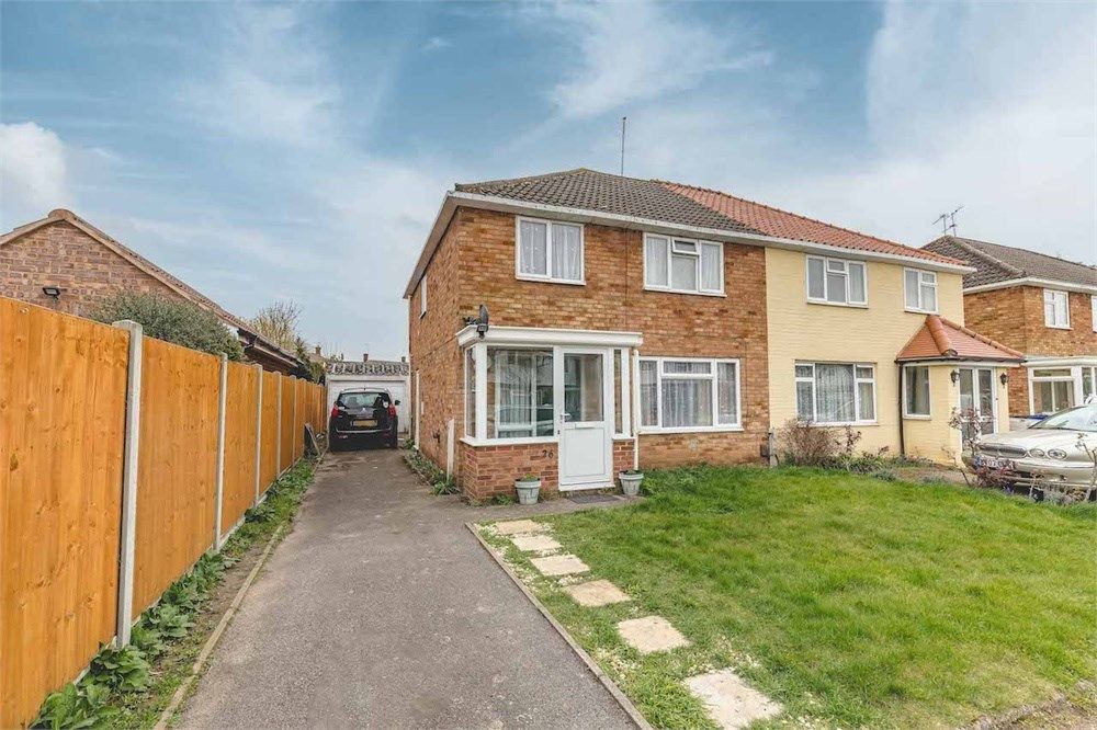 3 bed semidetached house for sale in Ashbrook Road, Old Windsor SL4