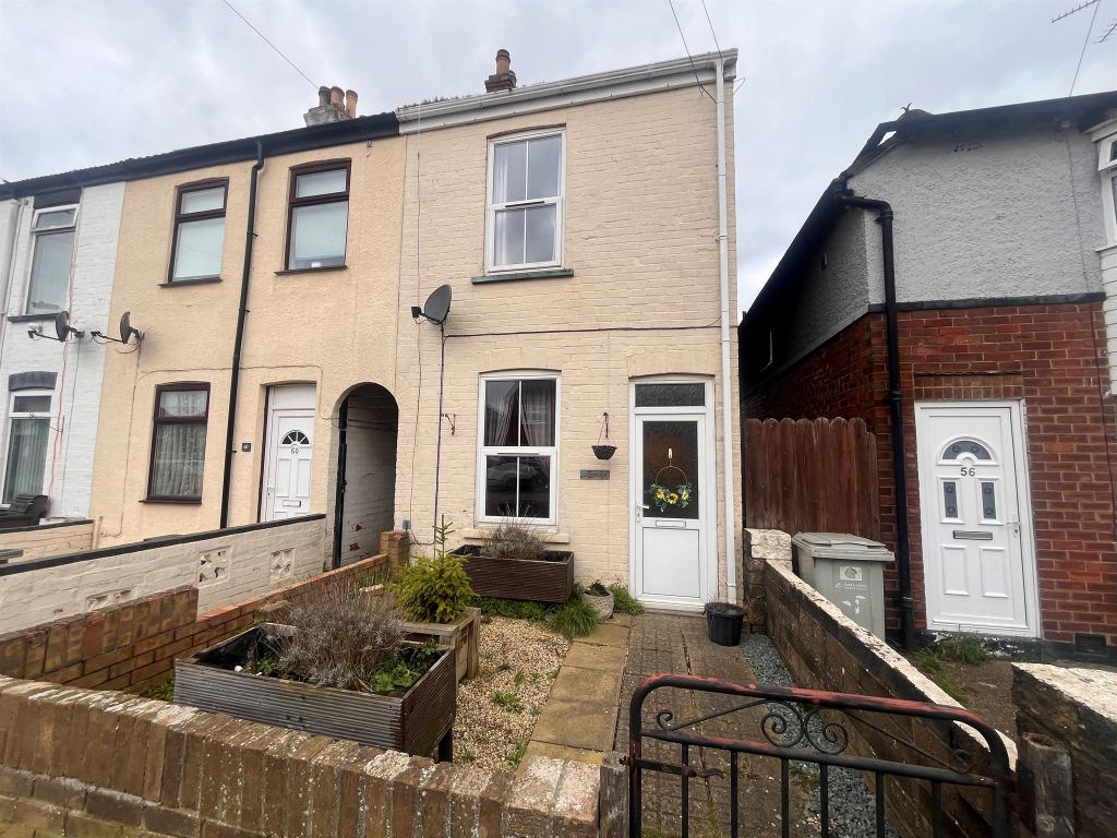 3 bed end terrace house for sale in Alexandra Road, Skegness PE25, £